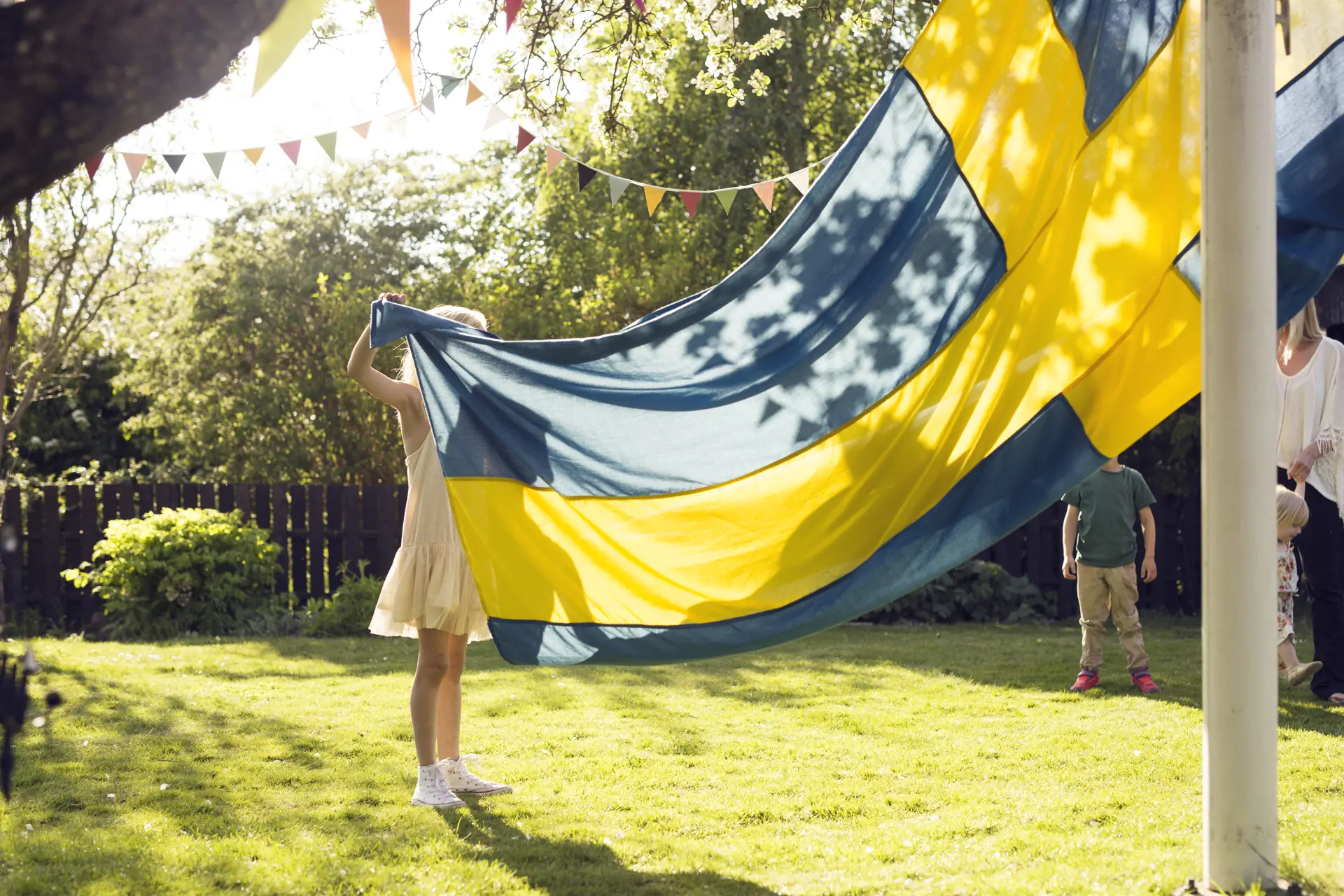 Girl 8 9 Holding Swedish Flag 2021 08 29 00 00 00 Utc